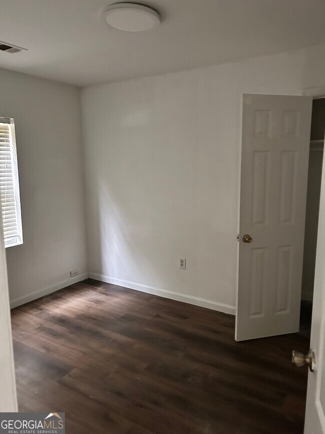 Building Photo - 2133 Blayton Ln SE