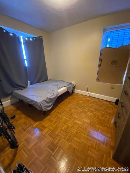 Building Photo - 17 Highgate St