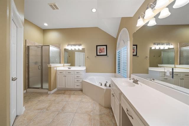 Building Photo - 14881 Holly Leaf Dr