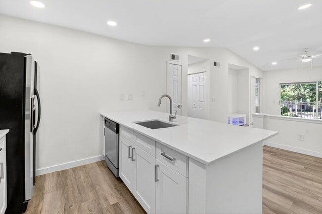 Building Photo - 1825 Palm Cove Blvd