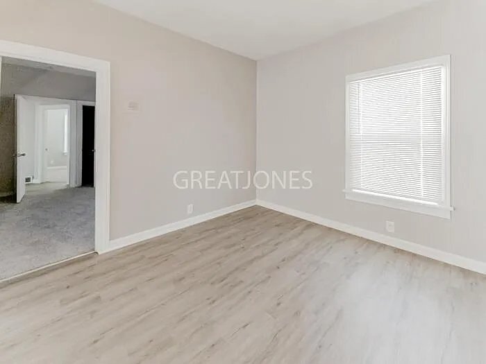 Building Photo - 2919 Iowa St