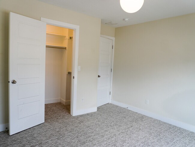 Building Photo - 2274 S 50 E