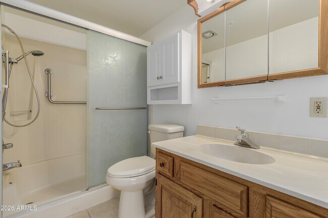 Building Photo - 10330 W Thunderbird Blvd