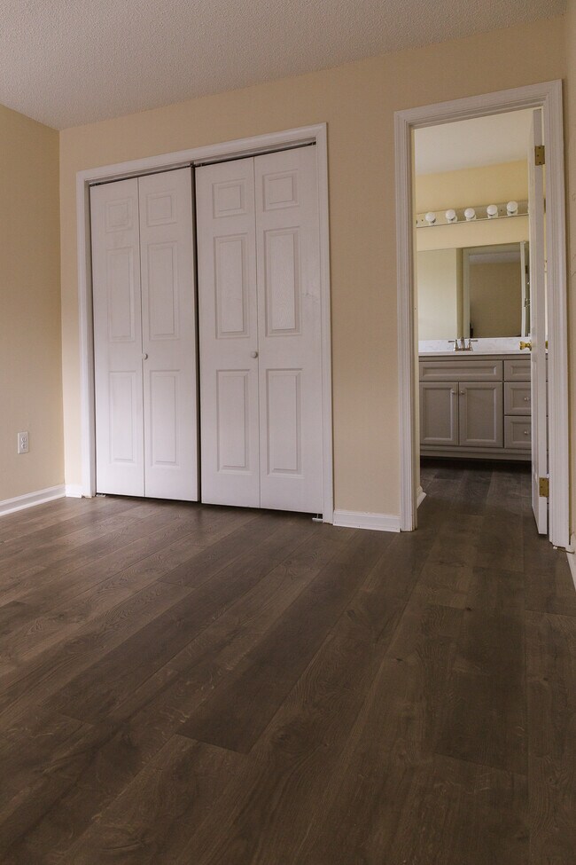 Building Photo - 14049 Vista Drive