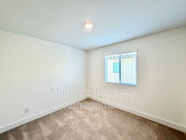 Building Photo - 34390 Coconut Cir
