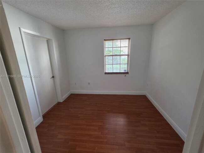 Building Photo - 29 Santillane Ave