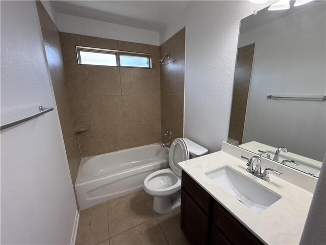 Building Photo - 531 Parkfield Ln