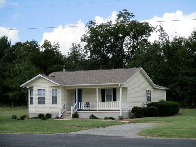 Building Photo - 611 Windcrest Dr