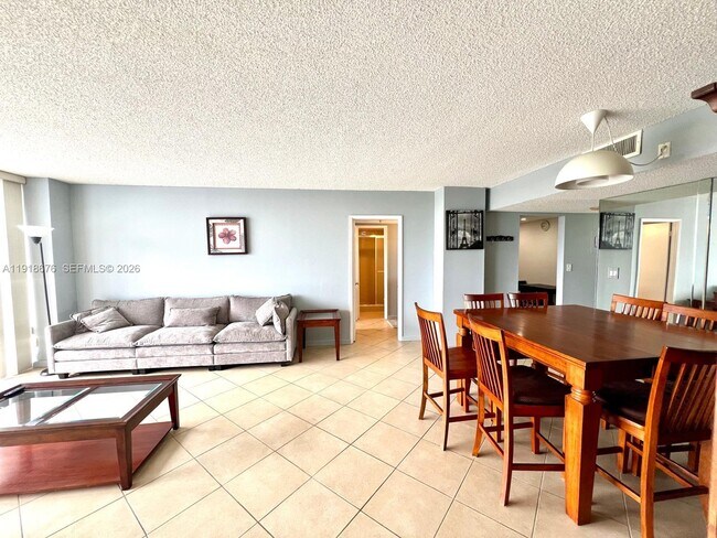 Building Photo - 20515 E Country Club Dr