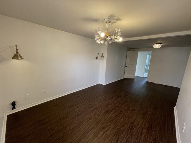 Building Photo - 2313 Dodson Ave