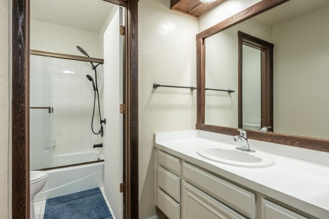 Building Photo - Spacious Snowcreek III Condo – Winter Rental