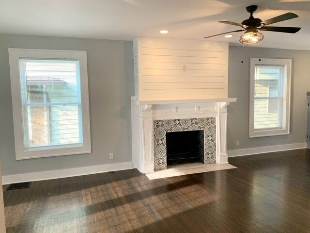 Building Photo - COLLEGE AVE- PROFESSIONALLY REMODELED 5BR/3/5BA HOME AVAILABLE NOW!