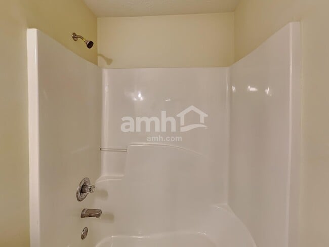 Building Photo - 913 Tamarisk Pl