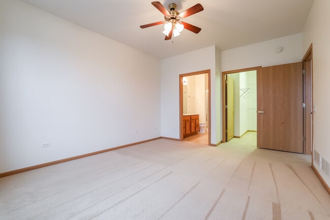 Building Photo - 13386 Red Alder Ave
