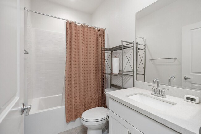 Building Photo - Lake Forest Modern Living