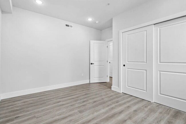 Building Photo - 1108 W Dauphin St