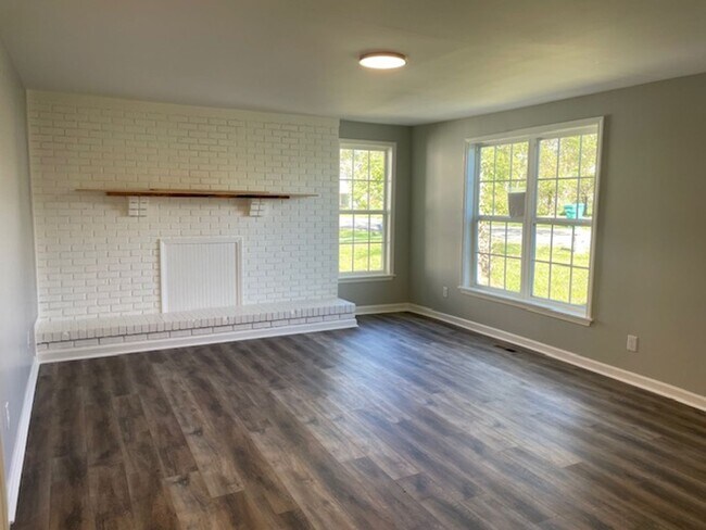 Building Photo - Renovated 3 Bedroom 1 Bath Home for Rent!!