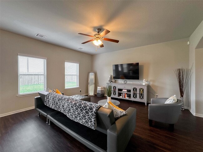 Building Photo - 2 Eagle Lake Ct