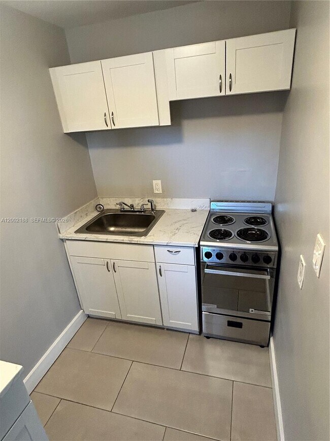 Building Photo - 1140 NW 1st Pl