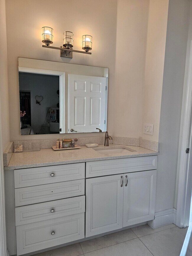 Building Photo - 132 Thornton Dr