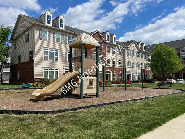 Building Photo - 24688 Hutchinson Farm Dr