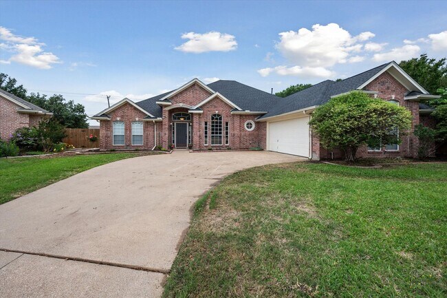 Building Photo - Gorgeous Cul-d-Sac home in Coveted Mansfie...
