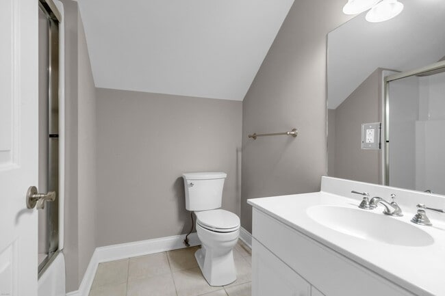 Building Photo - 612 Daggett St