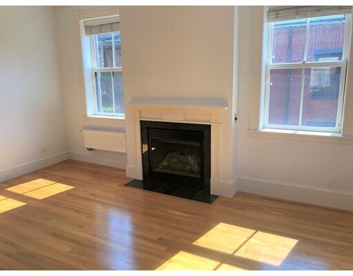 Building Photo - 39 Clarendon St