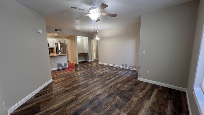 Building Photo - 2 Bedrooms, 2 Baths