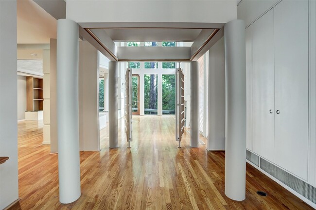 Building Photo - 431 Hedwig Rd