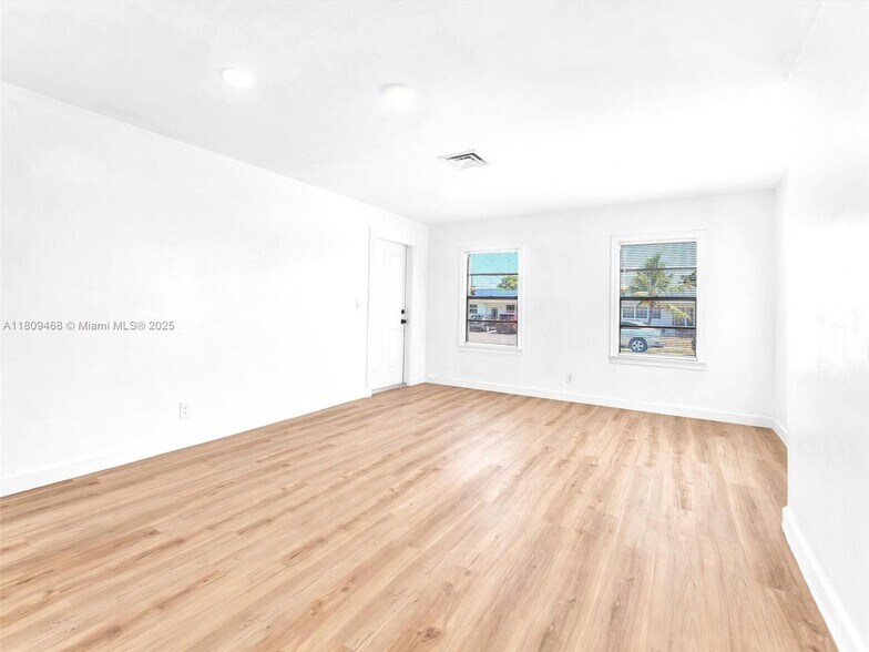 Building Photo - 443 Wilder St