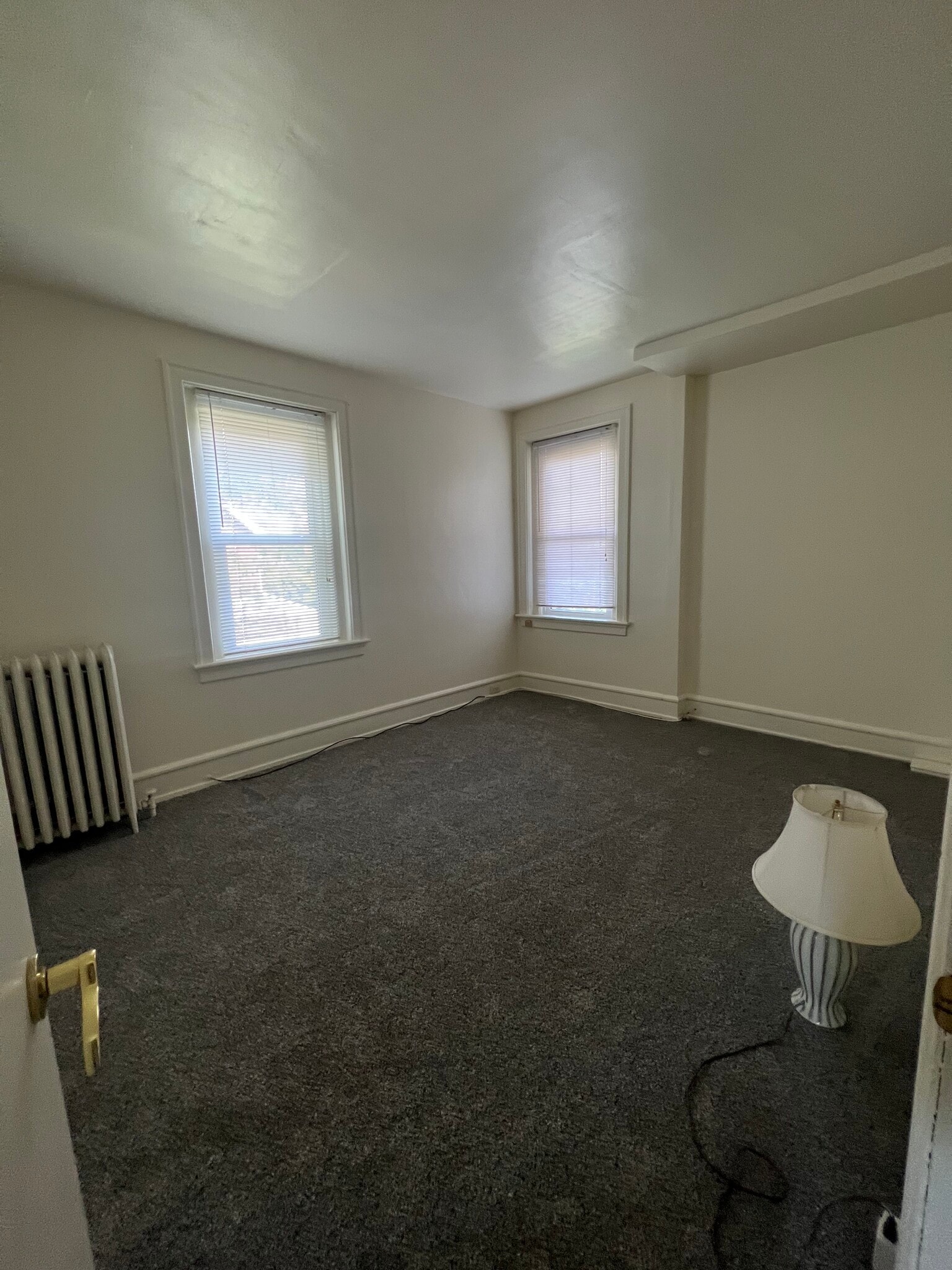 2nd floor master - 122 E 4th St