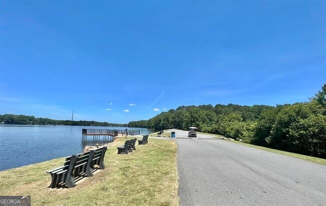 Building Photo - 330 Elkins Pl