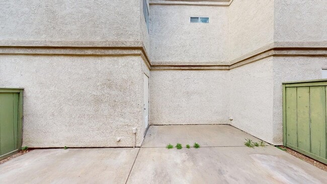 Building Photo - "Meadow Wood Village" Two-Story Condominium Now Available for Lease!