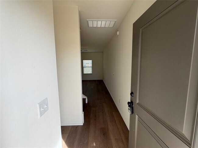 Building Photo - 301 Aaran Way