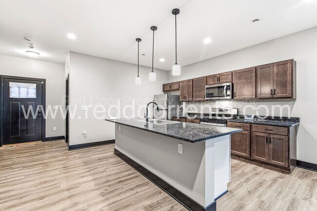 Building Photo - 416 Eastern Ave