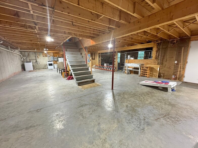 Building Photo - 5 Bracken Ln