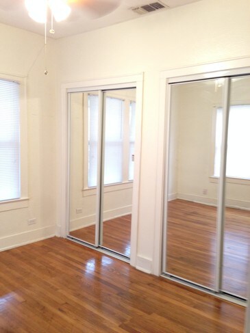 Building Photo - 713 E Elmira St