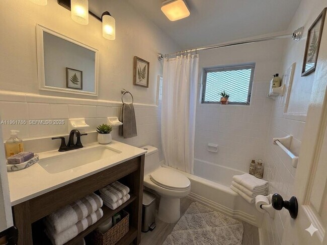 Building Photo - 1060 Pennsylvania Ave