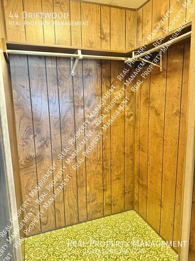 Building Photo - 44 Driftwood-