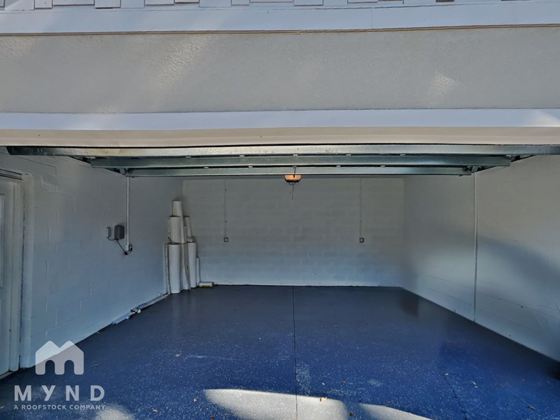 Building Photo - 1712 E Lambright St N