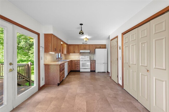 Building Photo - 7151 Podunk Rd