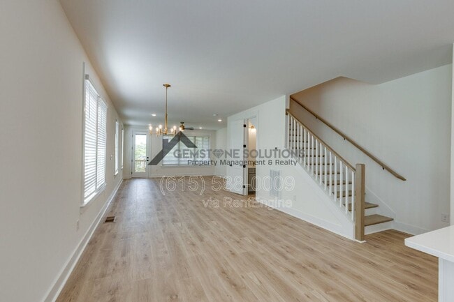 Building Photo - 669 Westboro Dr