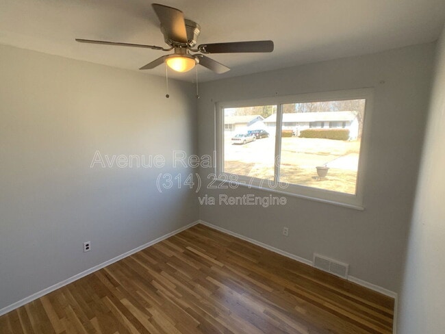 Building Photo - 858 Hazelvalley Dr