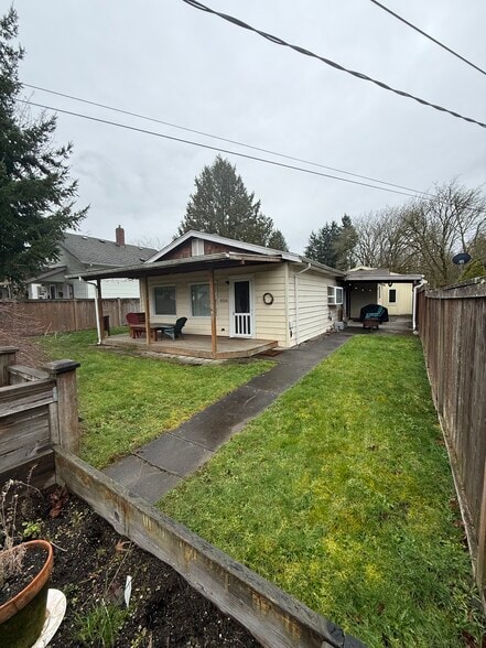 Building Photo - 406 E 43rd St