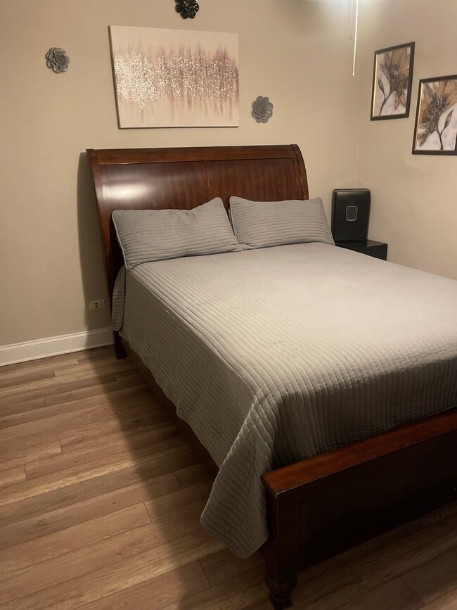 Building Photo - 2040 N Rand Rd