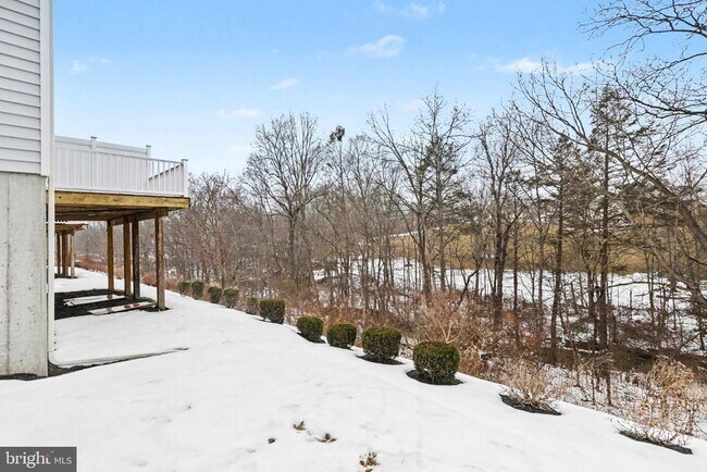 Building Photo - 8110 Kelly Dr