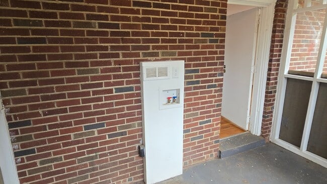 Building Photo - Hyatt Park