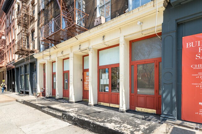 Retail & Entrance - 317-319 Greenwich St