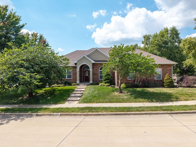 Building Photo - 1900 Muirfield Dr